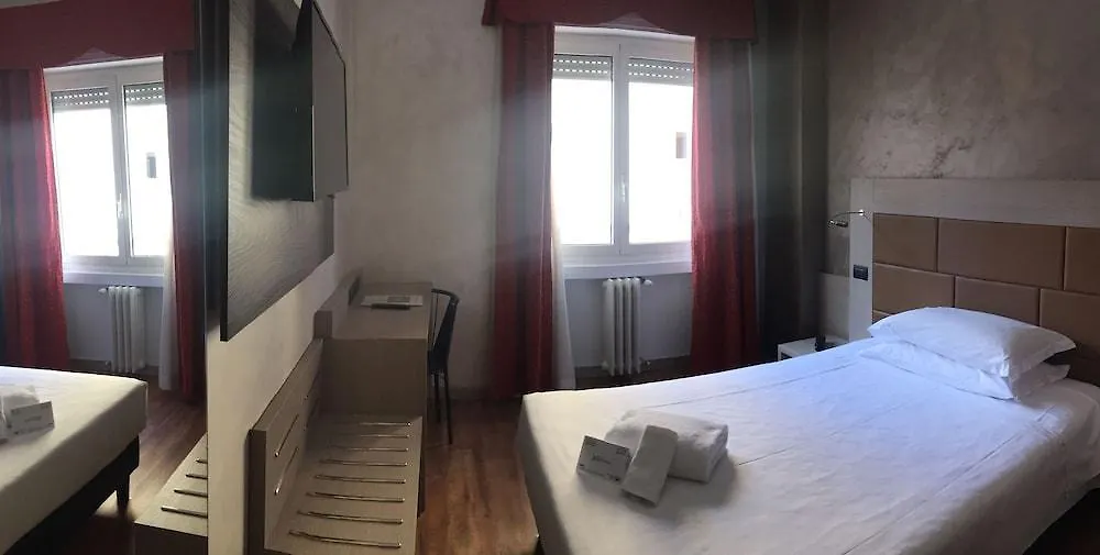 Hotel Gamma Milan 3*,